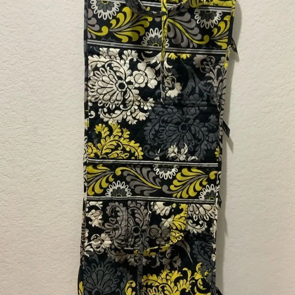 Vera Bradley Hanging Travel Make-up bag - Picture 2 of 8